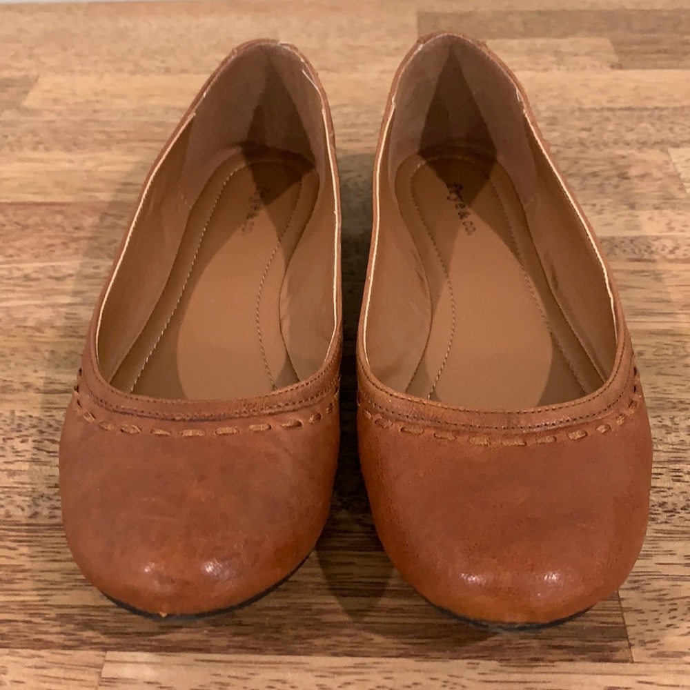 EUC Frye & co flats